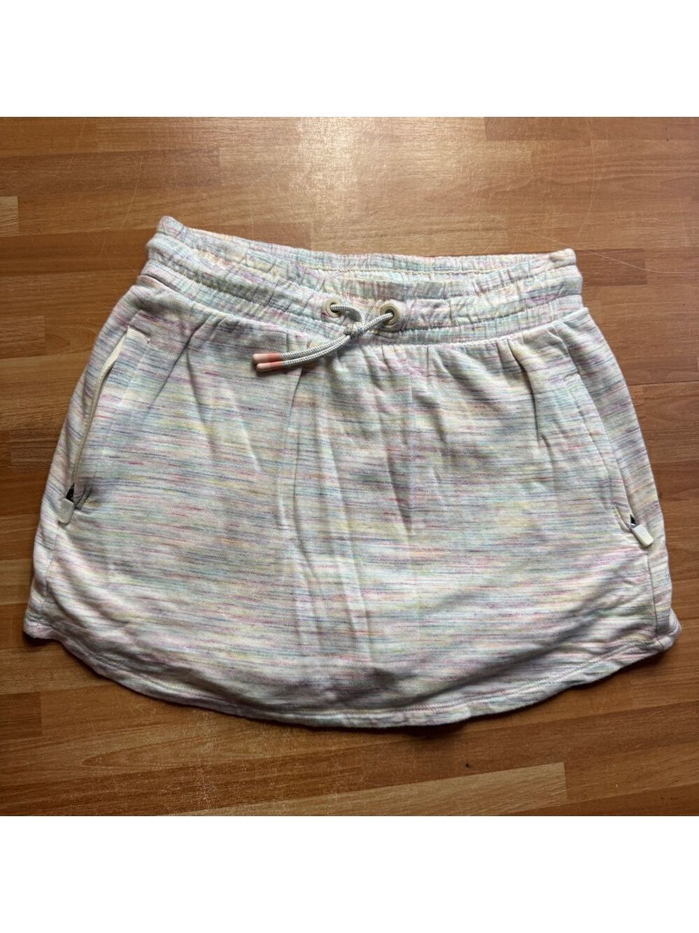 Athleta girl skort, size 7, gray/chasing rainbows